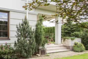 <span>Sunday Morning Tip for April 26:</span> Give Your Home a Unique Exterior Makeover and Break the Mold