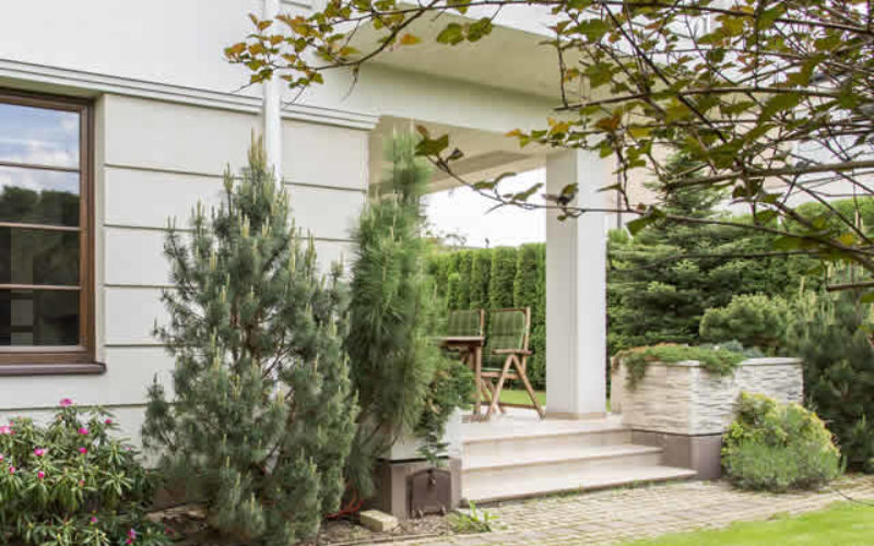<span>Sunday Morning Tip for April 26:</span> Give Your Home a Unique Exterior Makeover and Break the Mold