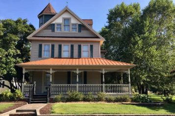 <span>Sunday Morning Tip for May 03:</span> 4 of the Most Important Repairs to Make When Restoring an Old Home