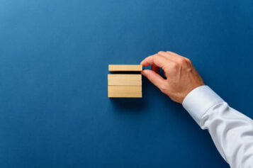 <span>Sunday Morning Tip for August 30:</span> Reasons to Befriend a Property Management Firm for your Real Estate