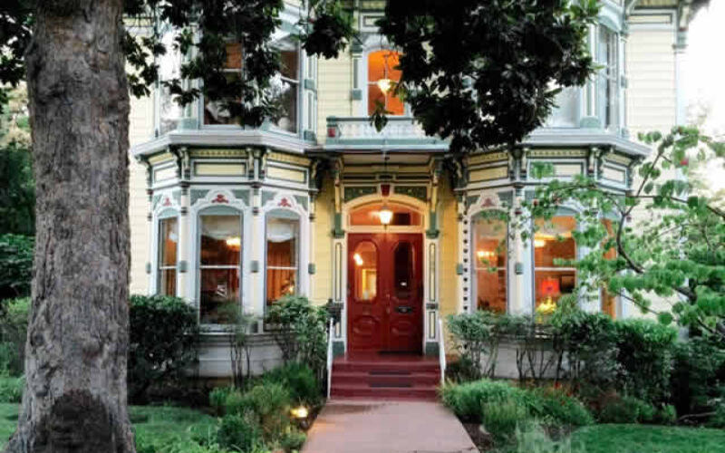 4 Things to Consider When Renovating an Older Home