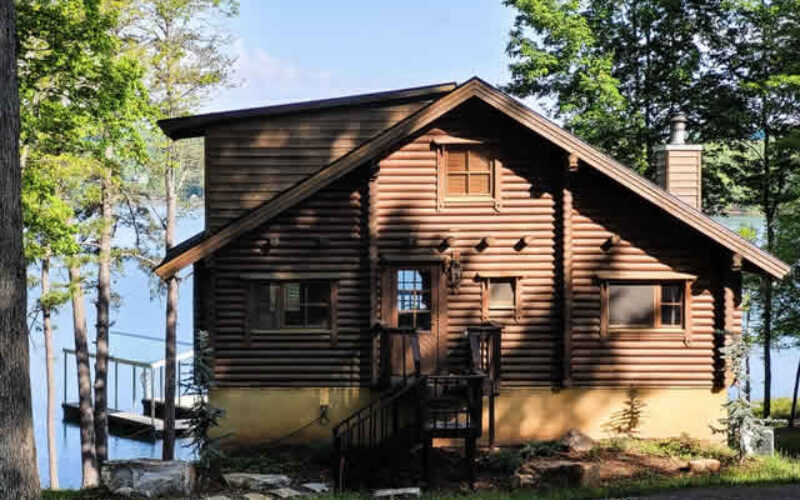 The Real Advantages of a Wooden Summer House in Your Property
