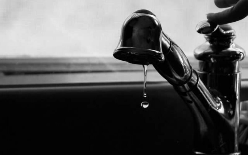 How to Decide Whether to Repair or Replace Your Leaky Faucet?