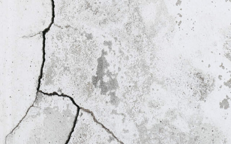 Closing the Cracks: 4 Things to Look For When Repairing Your Foundation