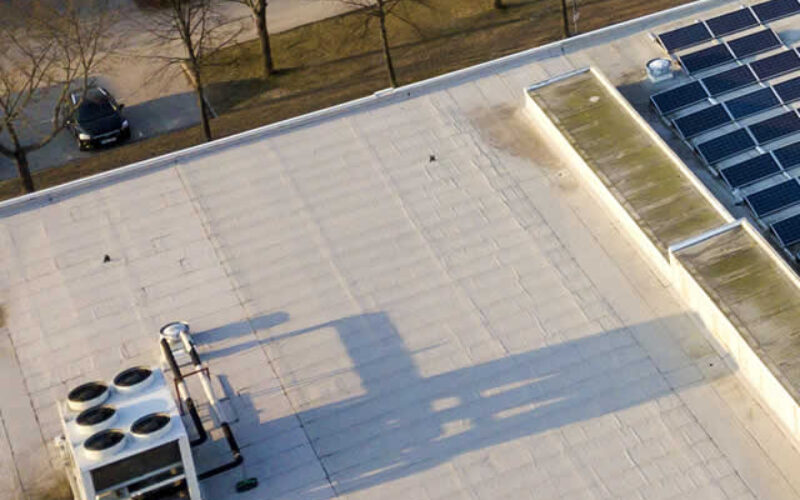 Tips on Working with a Commercial Roof Replacement Services