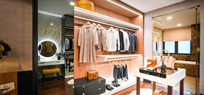 Tips in De-Cluttering Your Closet