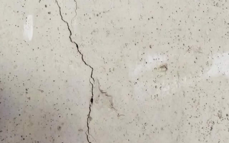 How To Fix Cracks on the Outside of Your House