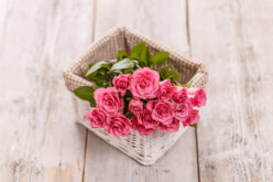 Tips To Decorate Your Home With Flowers On Your Wedding Anniversary