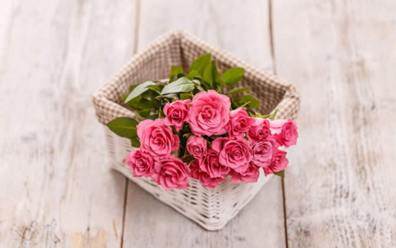 Tips To Decorate Your Home With Flowers On Your Wedding Anniversary