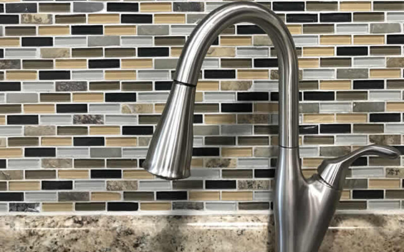Tips for Choosing Backsplash Tile for the Kitchen Behind the Stove