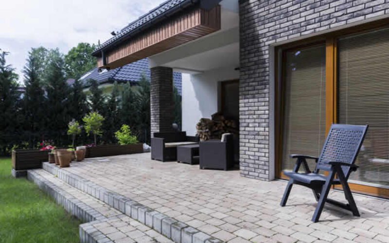 Useful Guide To Decorating Your Patio For The Summer