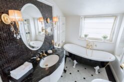 Helpful Tips for Refreshing a Vintage Bathroom