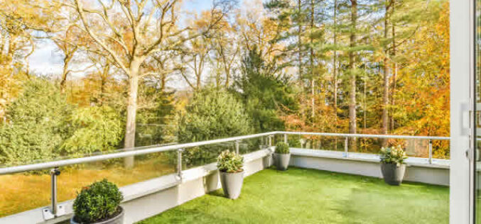 Transforming Concrete Jungles: Implementing Synthetic Lawns in Residential Architecture