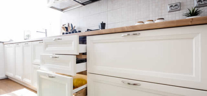 How to Choose the Right Material for Your Kitchen Cabinets