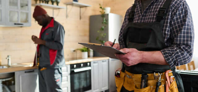 Smart Workwear Choices for a Safe Workplace