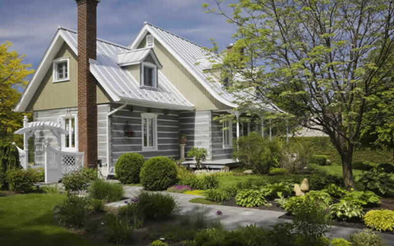 5 Easy Ways to Improve Your Yard for a Great First Impression