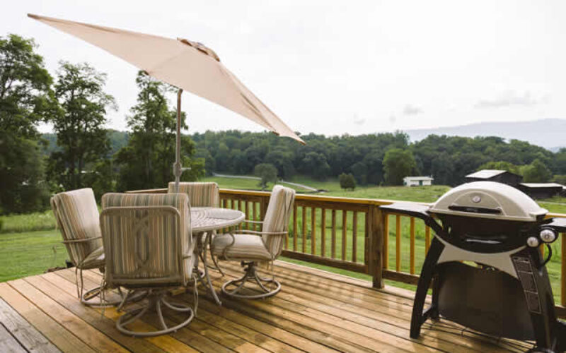 5 Reasons You Should Invest in Building a Deck