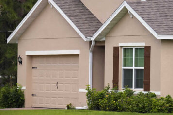 Insulated Vs. Non-Insulated Garage Doors – Which Is Right for You?