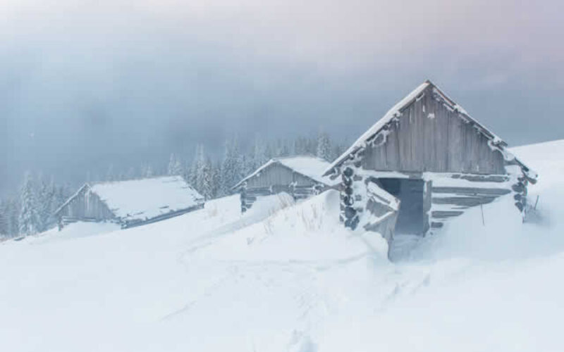 Best Roofing Options for Areas with Blizzards