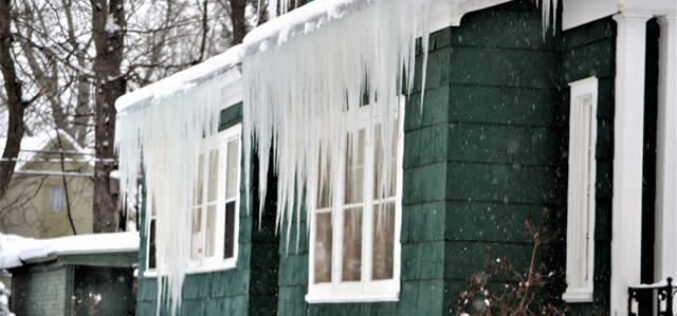 Preventing Ice Dams: A Winter Roof Maintenance Guide