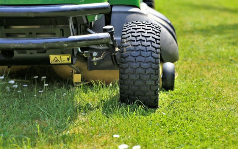 Lawn Mower Maintenance Tips To Ensure Good Performance