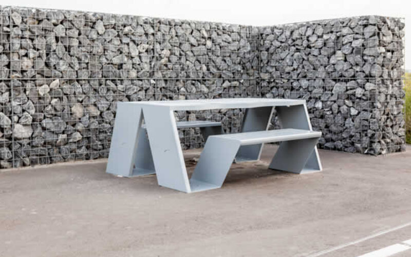 Why Get Metal Picnic Tables for Your Yard & How to Choose Them?