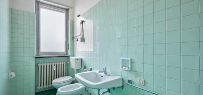 7 Ways to Tell Your Bathroom Needs Some TLC