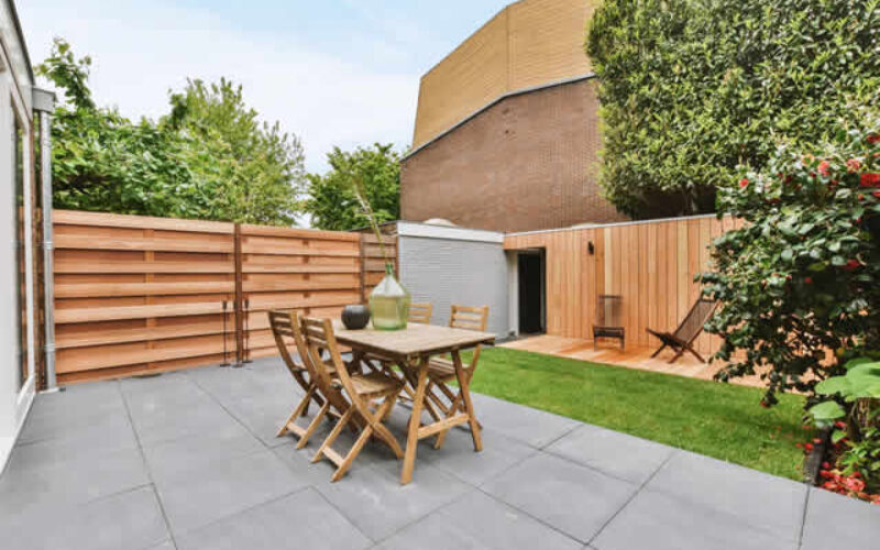 5 Signs That Your Concrete Patio Needs Professional Maintenance