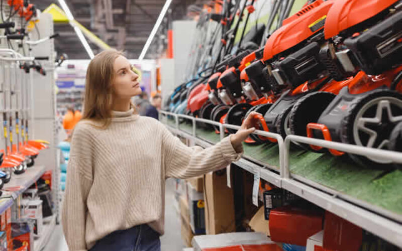 5 Reasons Why You Should Visit A Used Lawn Mowers Center