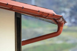 5 Simple Ways to Prevent Clogged Gutters on Your Roof