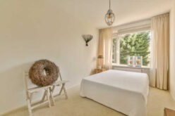 Transform Your Bedroom With These Stylish Window Ideas