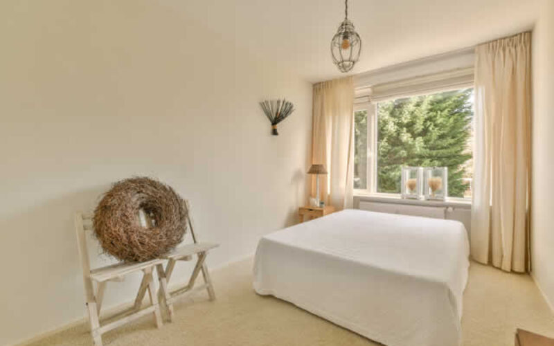 Transform Your Bedroom With These Stylish Window Ideas
