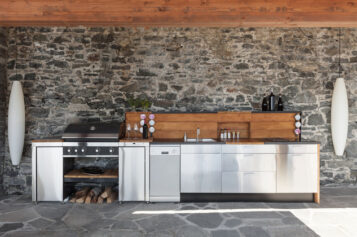 4 Things To Consider When Building an Outdoor Kitchen
