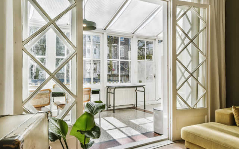 How to Make Your Sunroom Suitable for All Seasons