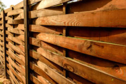 5 Creative Wooden Fence Design Ideas
