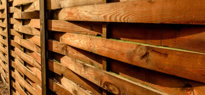5 Creative Wooden Fence Design Ideas