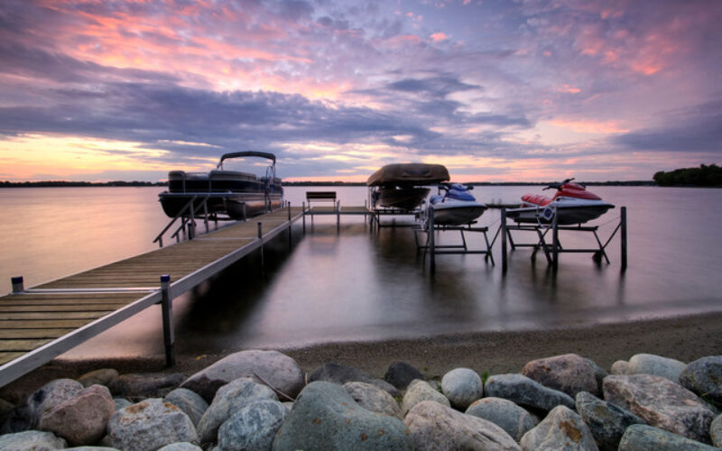 Exploring the Benefits of Having a Boat Lift at Your Dock