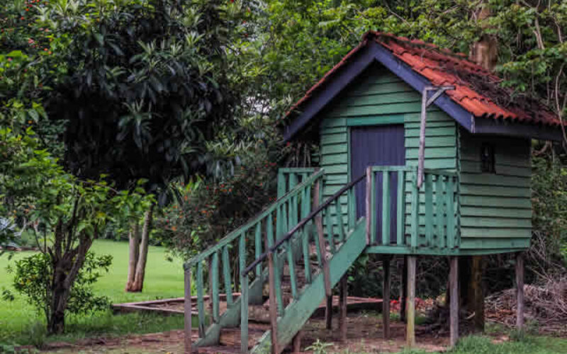 A Parent’s Guide to Choosing the Right Cubby House for Backyard