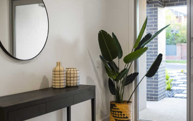 Transform Your Boring Entryway with These Creative Home Decor Ideas