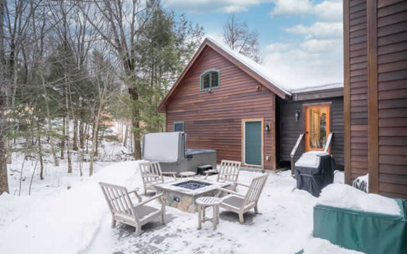 Seasonal Tips for Staging a Rental Property