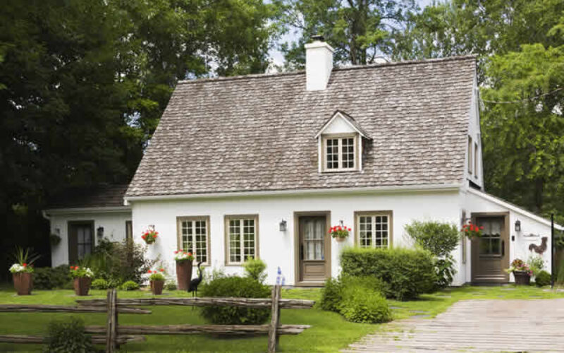 Blending Old and New in Cottage Home Remodeling