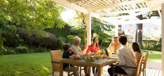 7 Low-Maintenance Pergola Options for Busy Homeowners