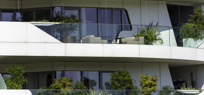Guide to Transforming High-Rise Outdoor Space in Miami into a Lush Urban Retreat