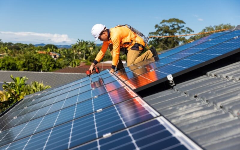 4 Financial Benefits of Using Solar Energy at Home