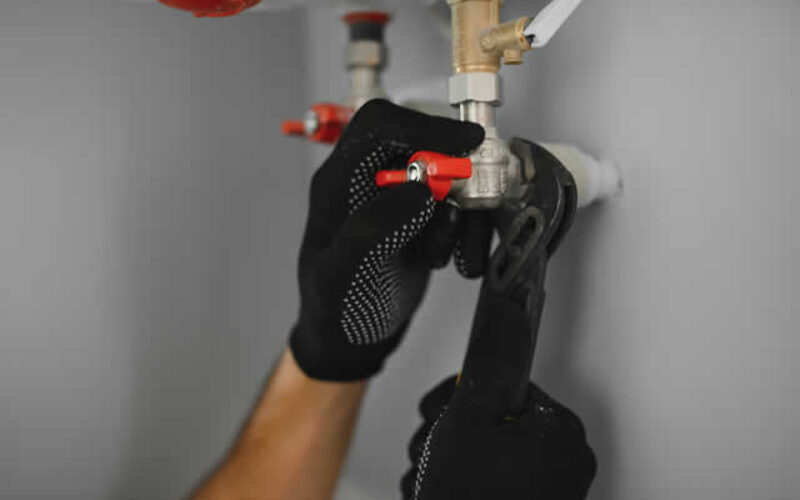 Handyman or Plumber: Who Should Fix Your Pipes?