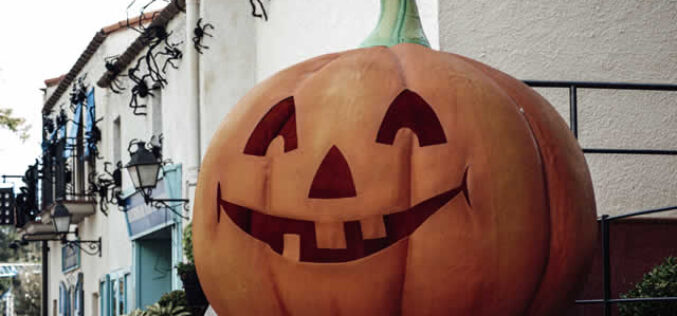 Spooktacular Curb Appeal: Inflatable Halloween Decor Ideas