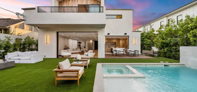 Art Deco DNA: How to Renovate a Miami Home Without Erasing Its Historic Soul