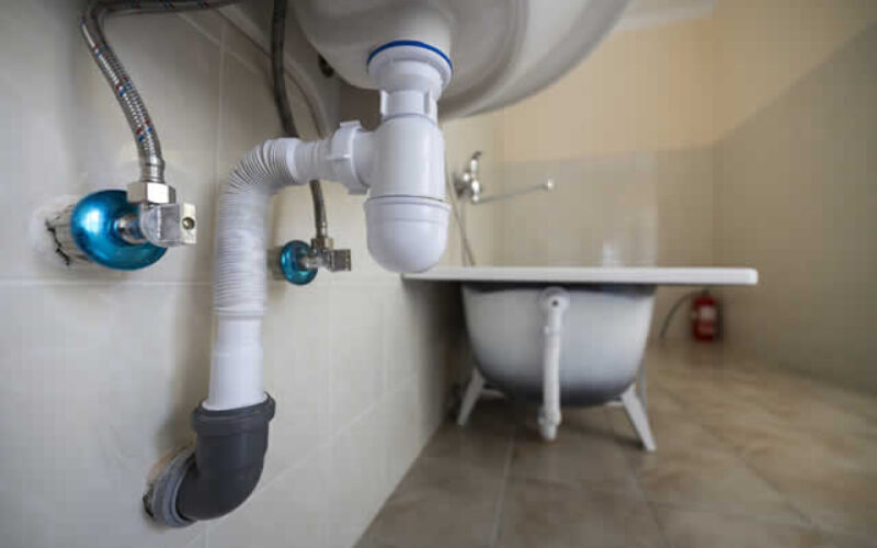 5 Reasons Why You Need to Call a Plumber For Repairs