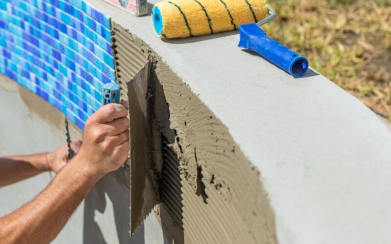 How To Choose the Right Contractor for Your Pool Renovation