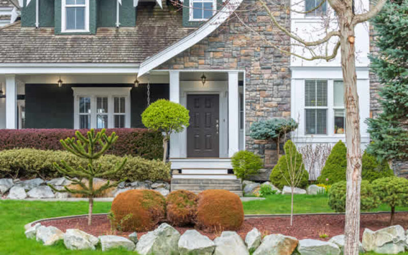 6 Ways to Elevate Your Front Yard’s Curb Appeal